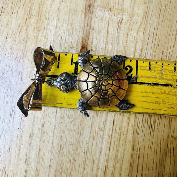 VTG Articulated Turtle Brooch Pendant Rhinestone Eyes 12KT Gold Filled Bow 2" - Picture 6 of 6